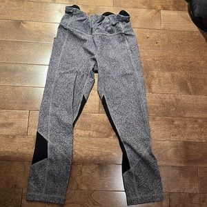 Lululemon pace rival legging